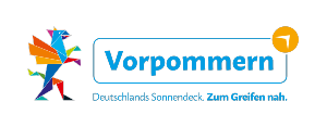 Vollfarbiges Logo des Regionalmarketing und -entwicklung Vorpommern e. V. mit buntem Greifen und dem Slogan "Deutschlands Sonnendeck. Zum Greifen nah." - © Regionalmarketing und -entwicklung Vorpommern e. V. Vollfarbiges Logo des Regionalmarketing und -entwicklung Vorpommern e. V. mit buntem Greifen und dem Slogan "Deutschlands Sonnendeck. Zum Greifen nah."